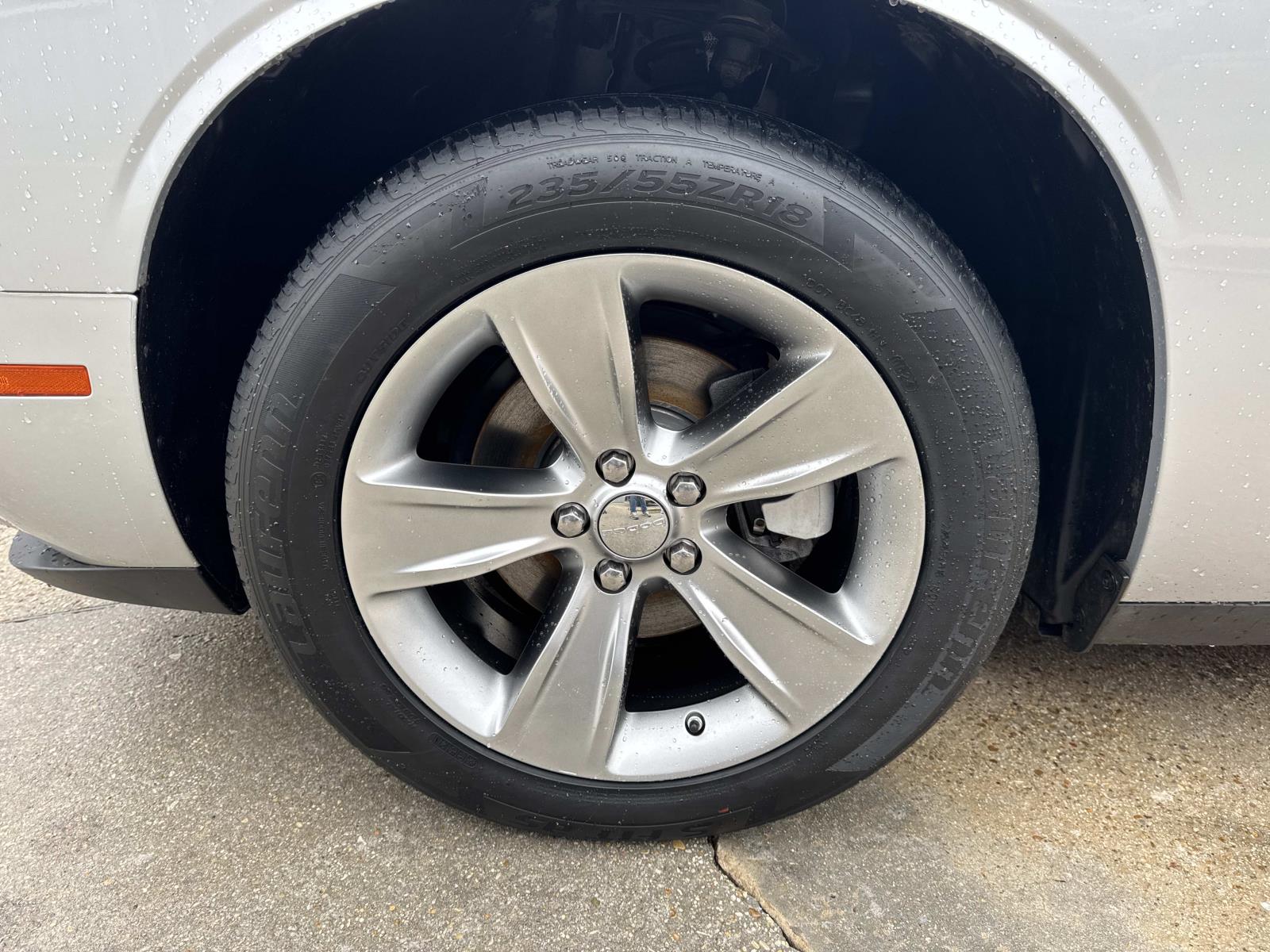 2022 Dodge Challenger SXT photo 4