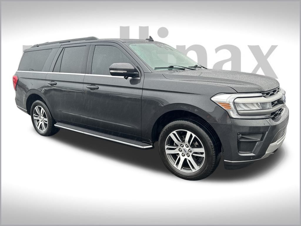2023 Ford Expedition XLT's photo