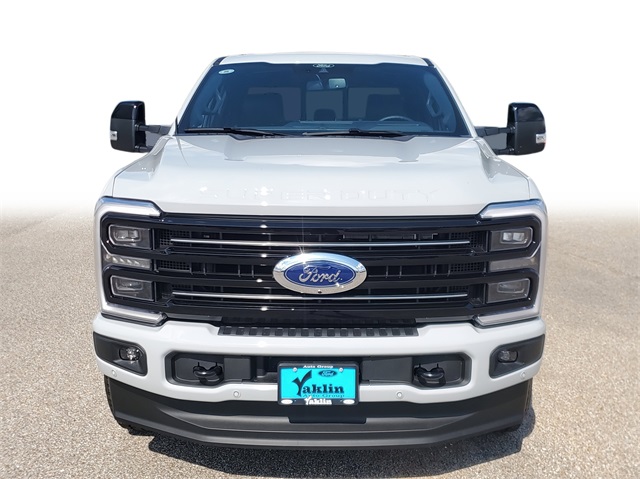 2025 Ford F-250 Platinum photo 2
