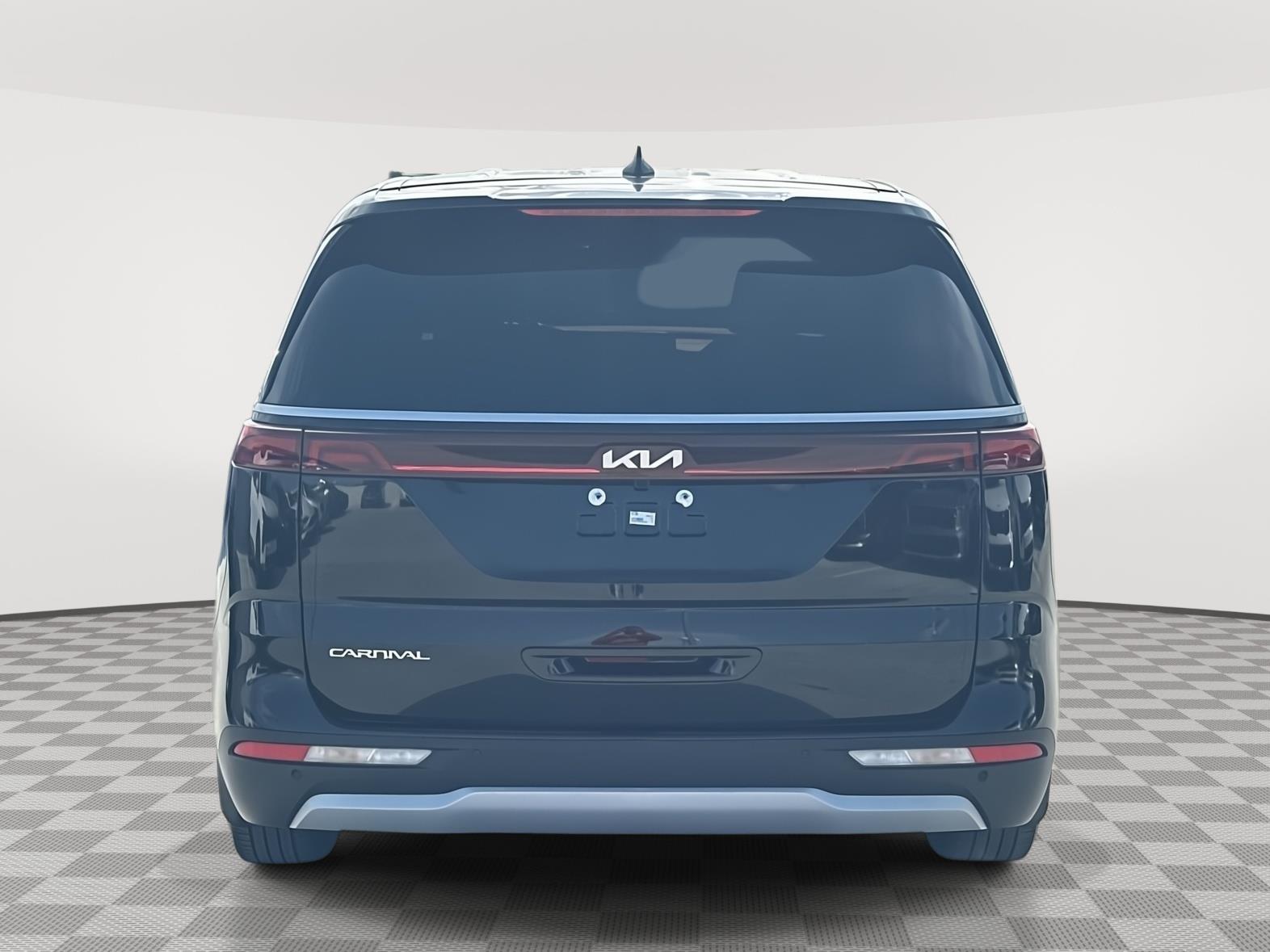 2023 Kia Carnival LX photo 4