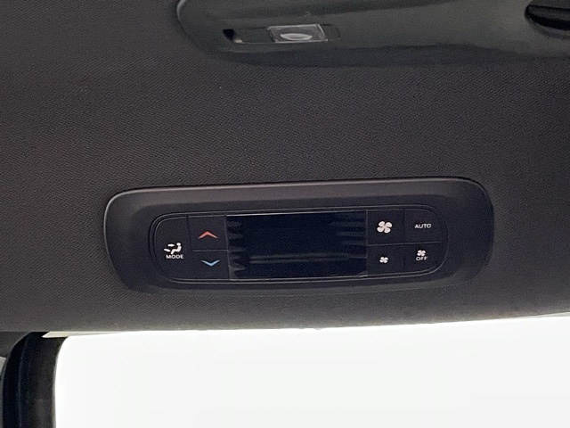 2025 Chrysler Pacifica photo 36