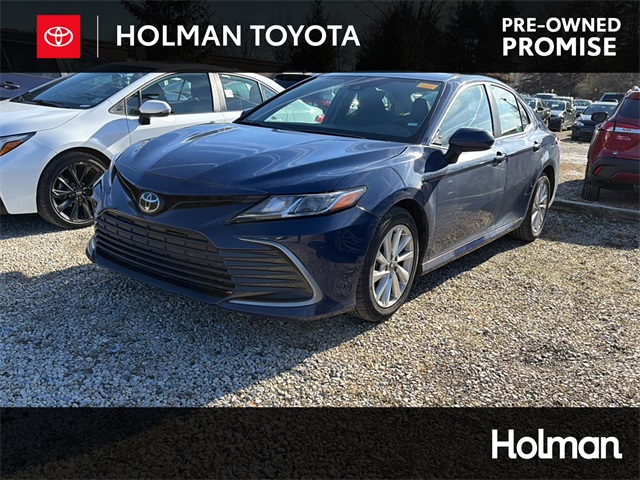 2023 Toyota Camry LE's photo