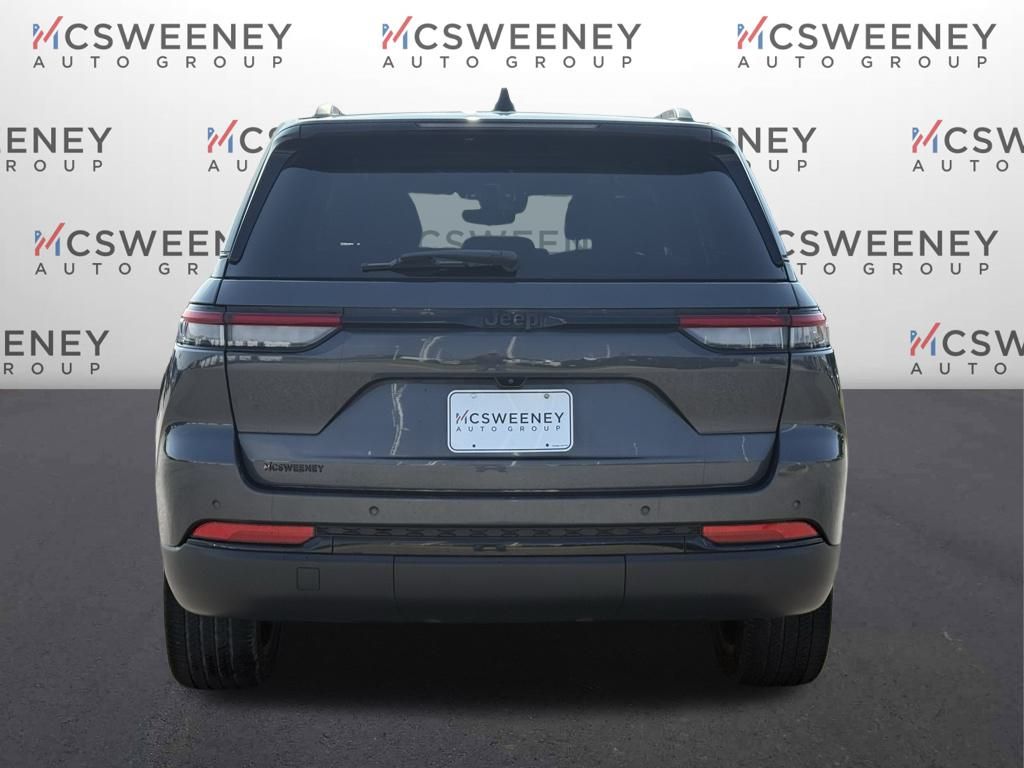 2022 Jeep Grand Cherokee Altitude photo 4