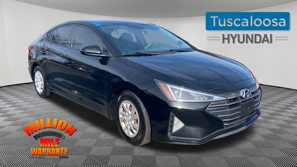 2019 Hyundai Elantra SE's photo