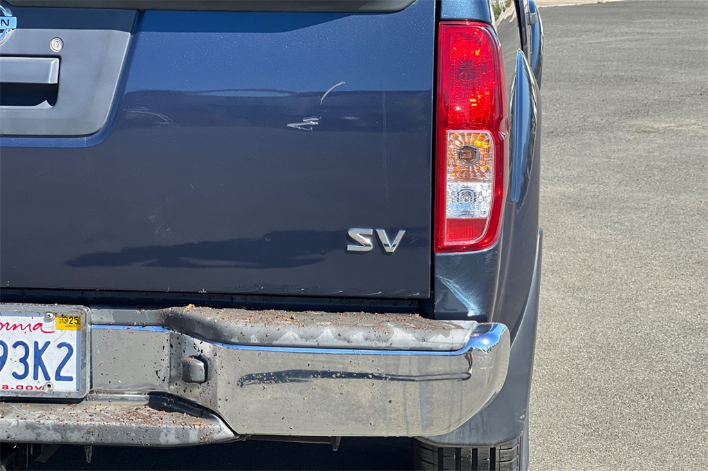 2017 Nissan Frontier SV photo 9