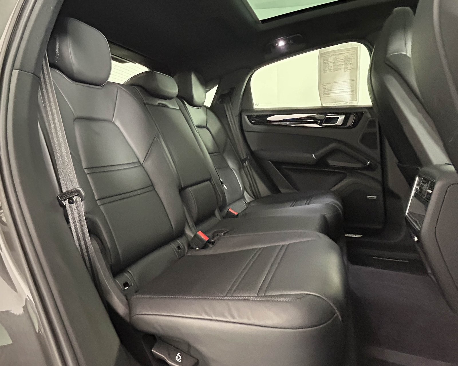 2023 Porsche Cayenne E-Hybrid Coupe photo 25