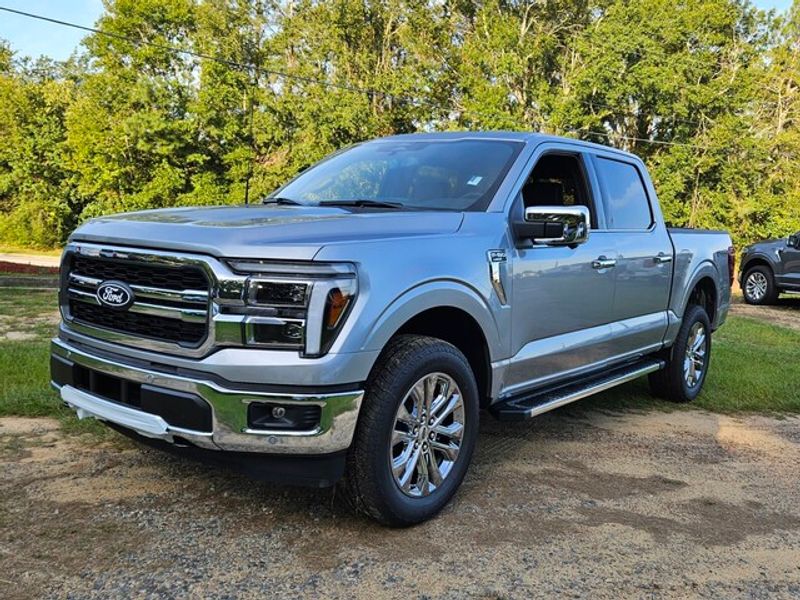 2025 Ford F-150 Lariat photo 2