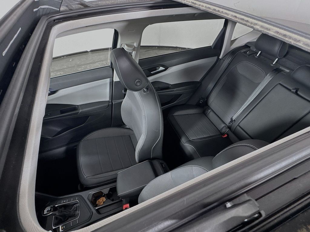 2022 Volkswagen Taos SE photo 21