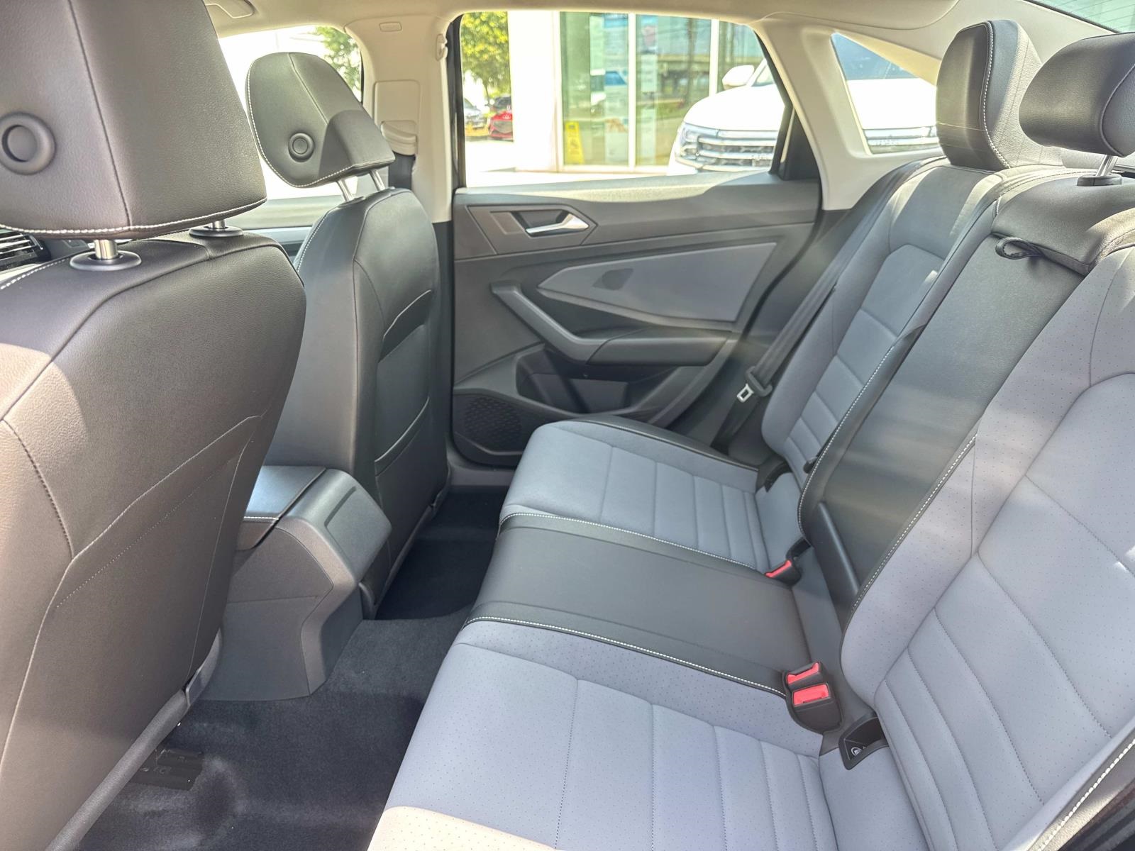 2025 Volkswagen Jetta 1.5T SE photo 6