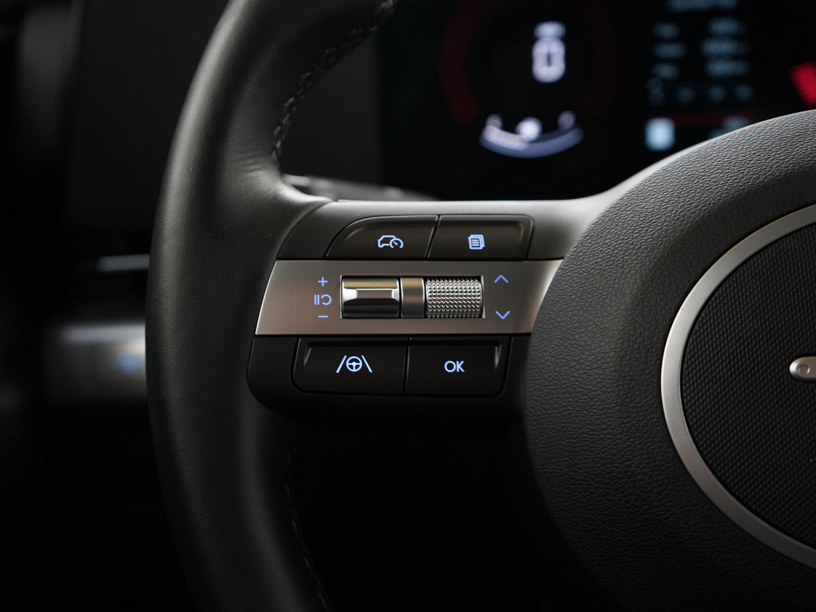 2025 Hyundai Kona SEL photo 24