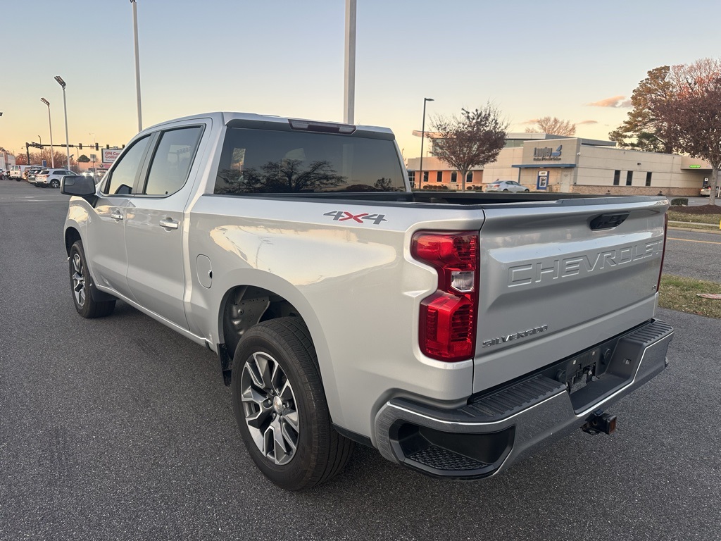 2022 Chevrolet Silverado 1500 LT photo 3