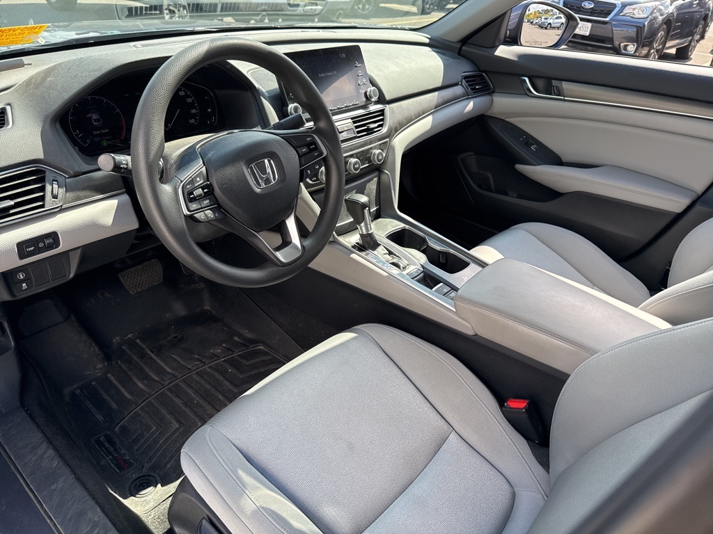 2018 Honda Accord LX photo 4