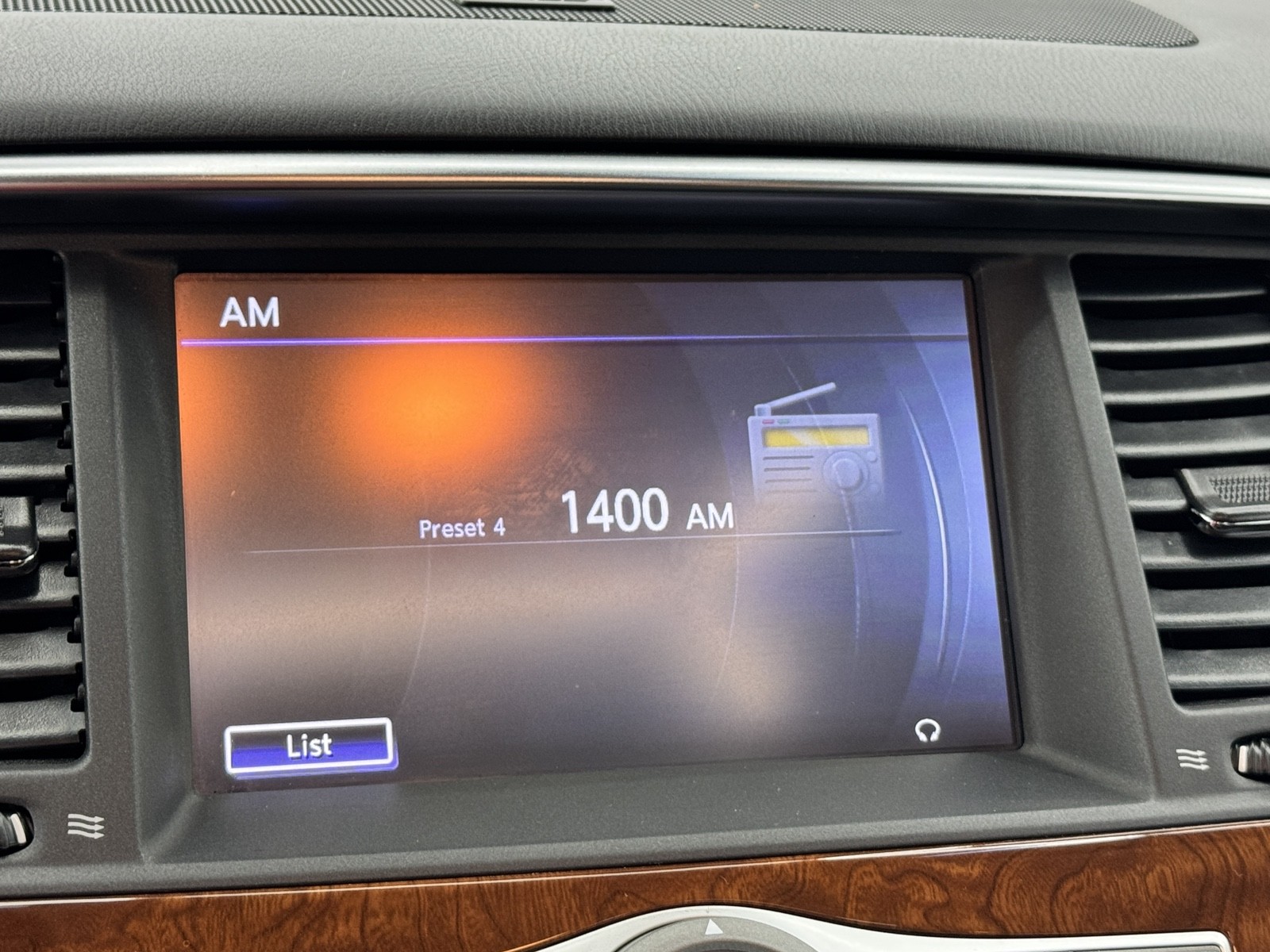 2017 Infiniti QX80 Limited photo 24