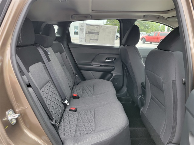 2025 Nissan Kicks SV photo 16