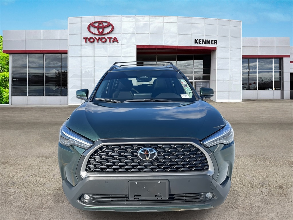 2024 Toyota Corolla Cross XLE photo 2