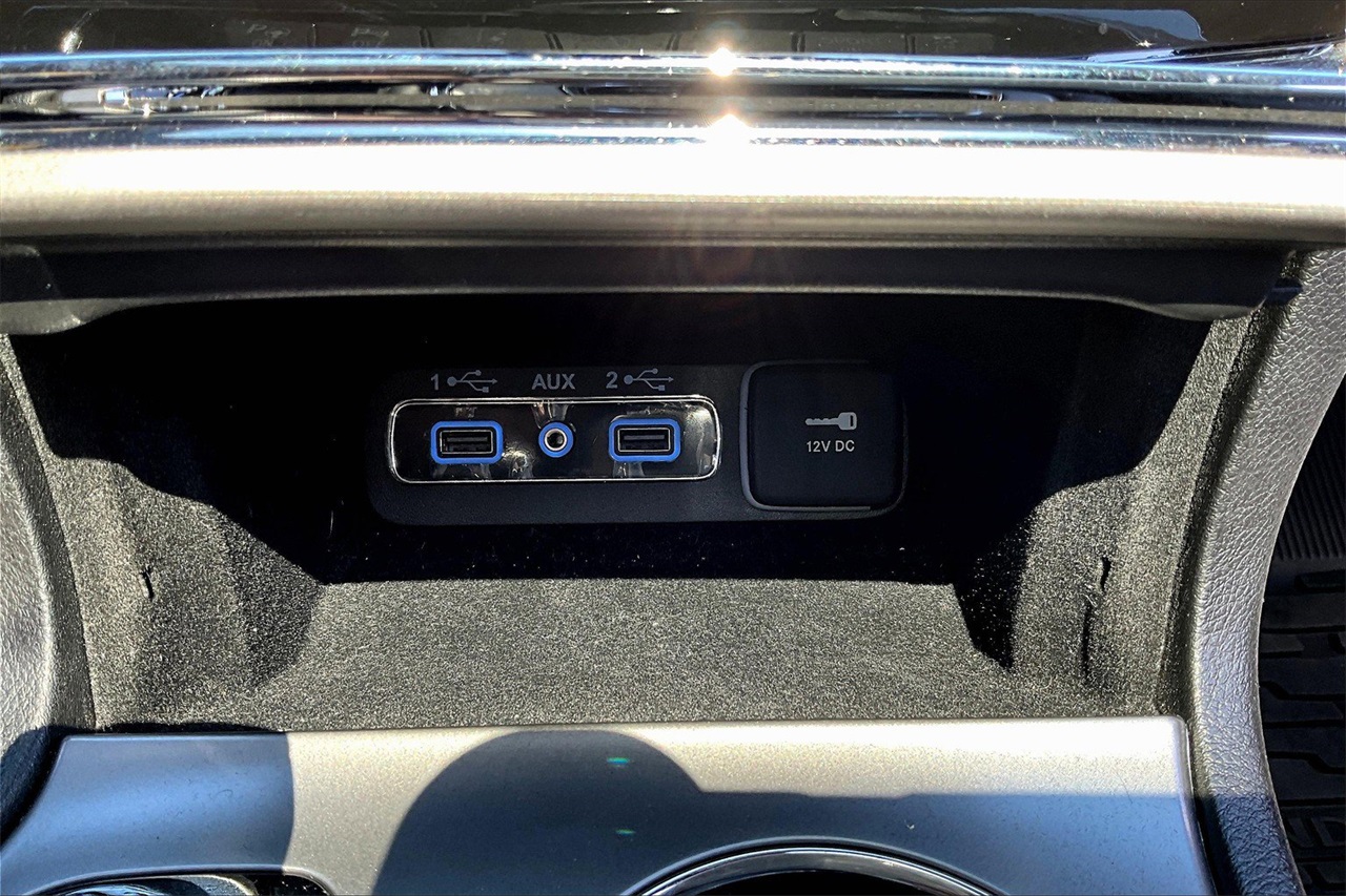 2021 Jeep Grand Cherokee Anniversary Edition photo 16
