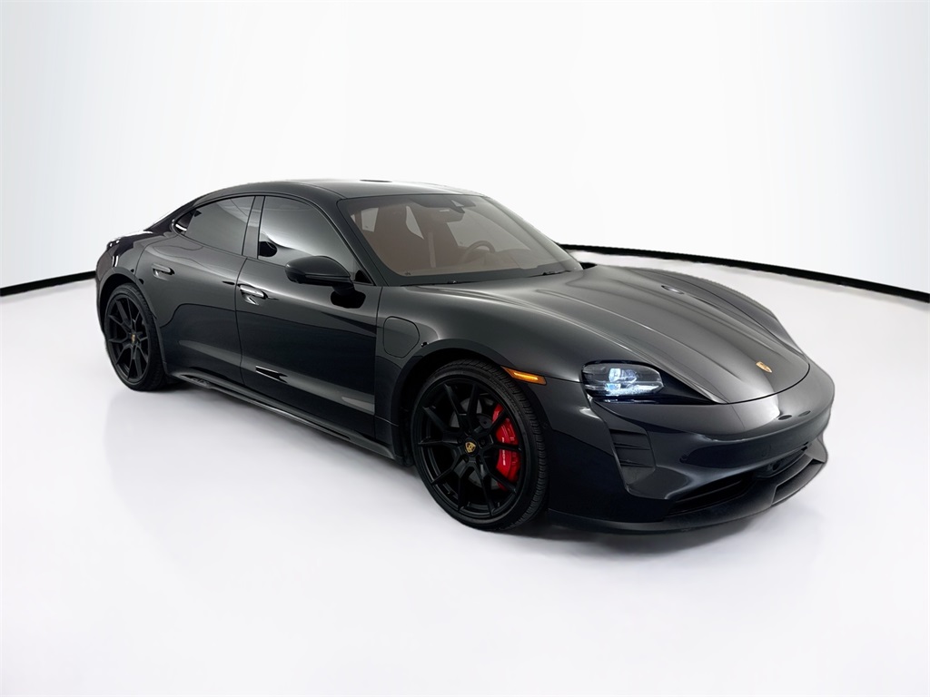 2022 Porsche Taycan GTS photo 3