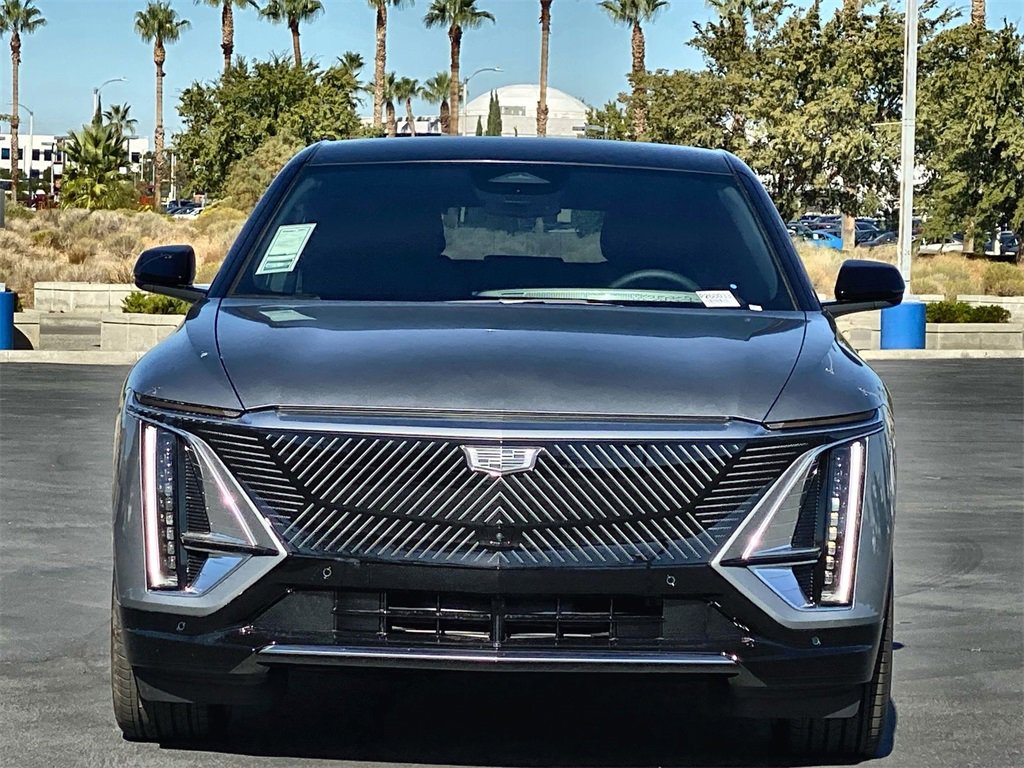 2026 Cadillac Lyriq Luxury photo 2