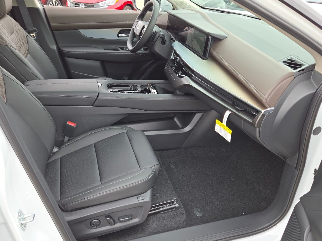 2025 Nissan Murano Platinum photo 3