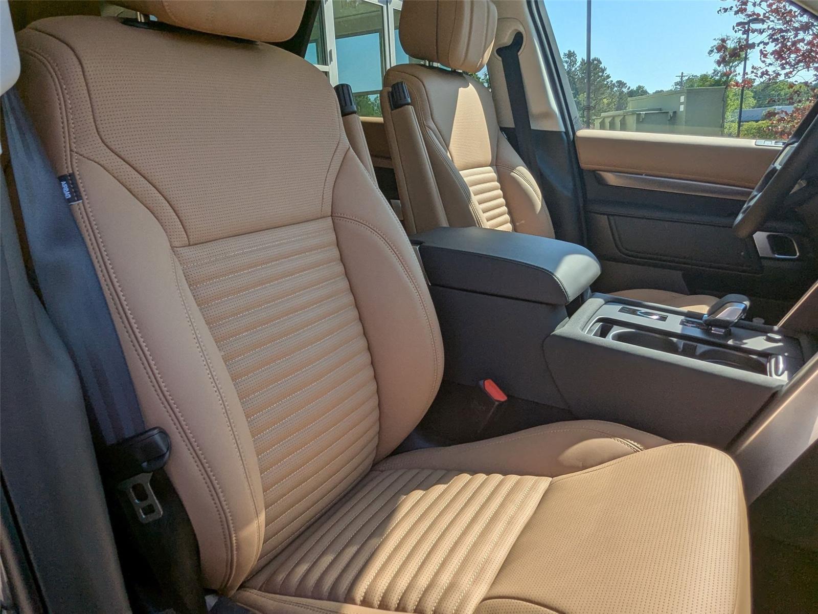 2025 Land Rover Discovery Metropolitan Edition photo 34