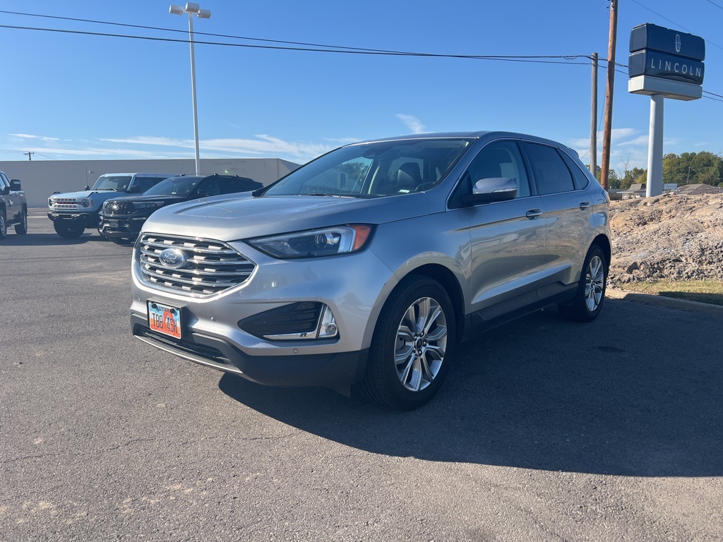 2024 Ford Edge Titanium's photo