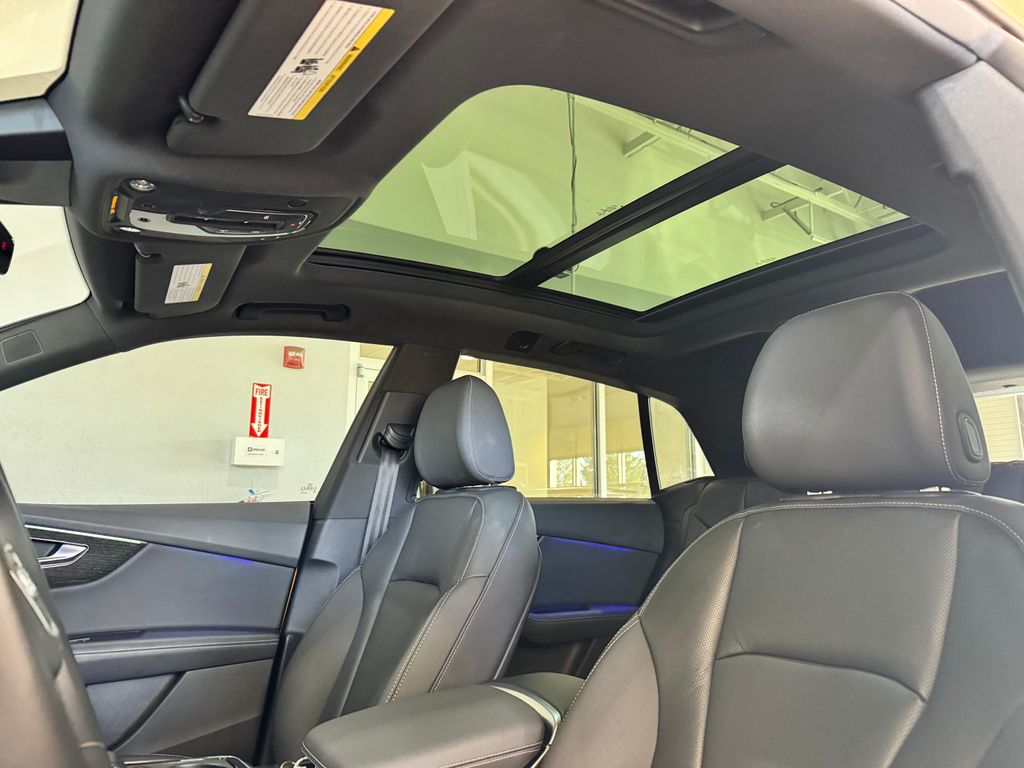 2022 Audi Q8 55 Premium Plus photo 18