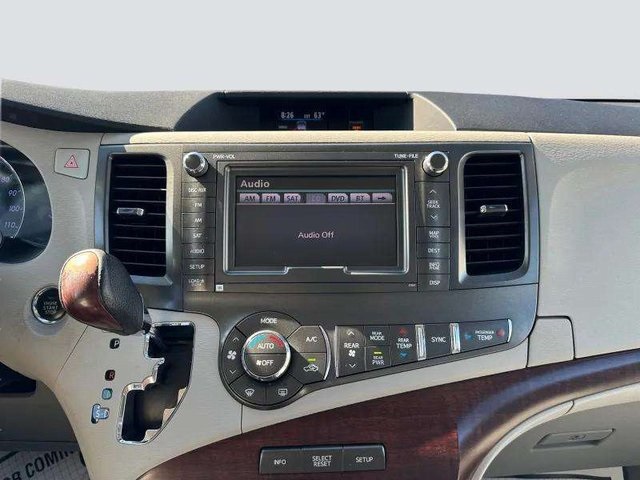 2011 Toyota Sienna Limited photo 20
