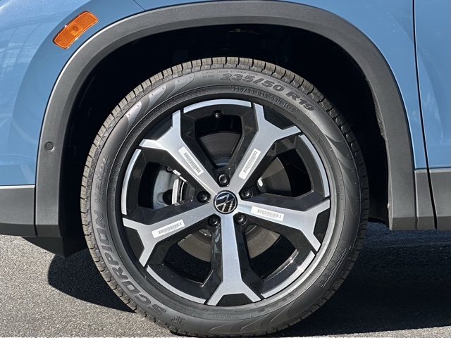 2025 Volkswagen Tiguan SE photo 4