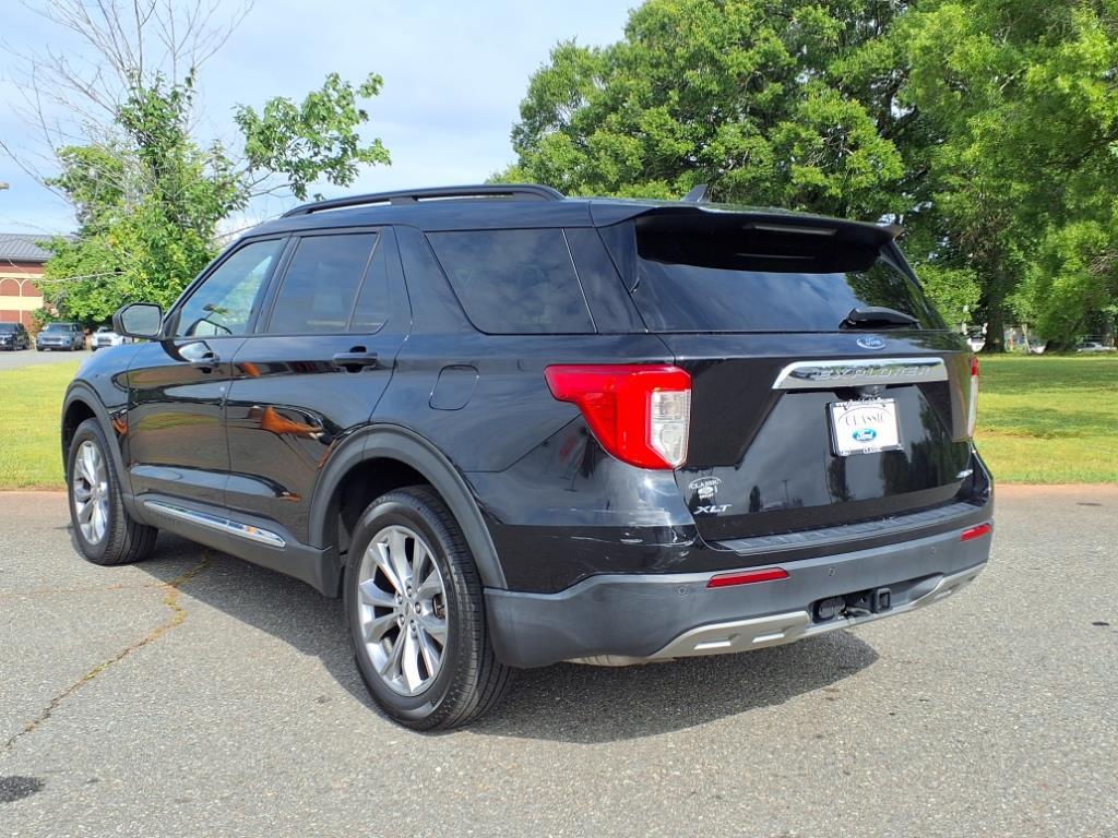 2021 Ford Explorer XLT photo 2