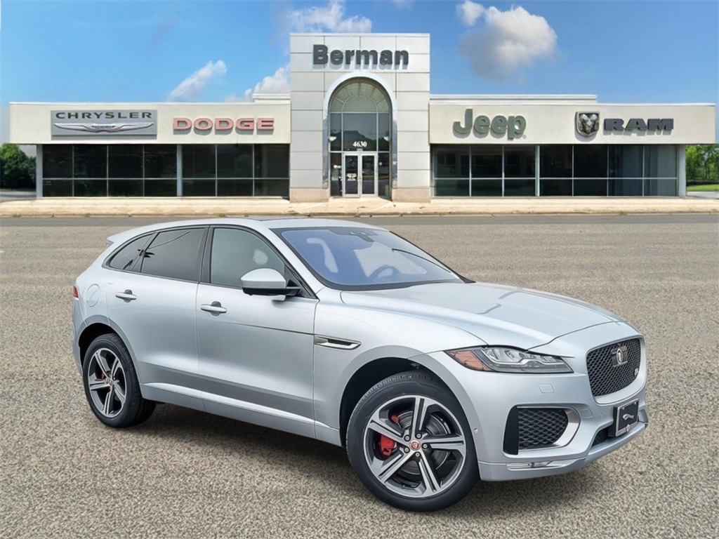 2018 Jaguar F-PACE S's photo