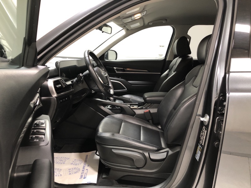 2023 Kia Telluride LX photo 17