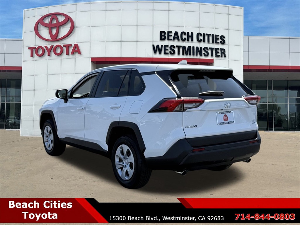 2025 Toyota RAV4 LE photo 7