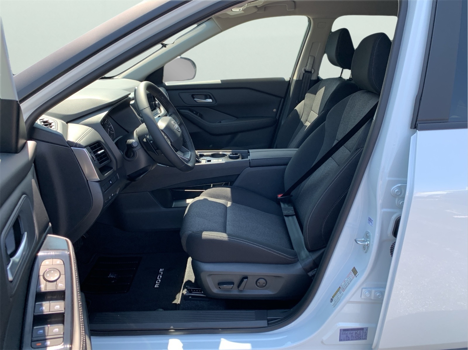 2026 Nissan Rogue SV photo 14