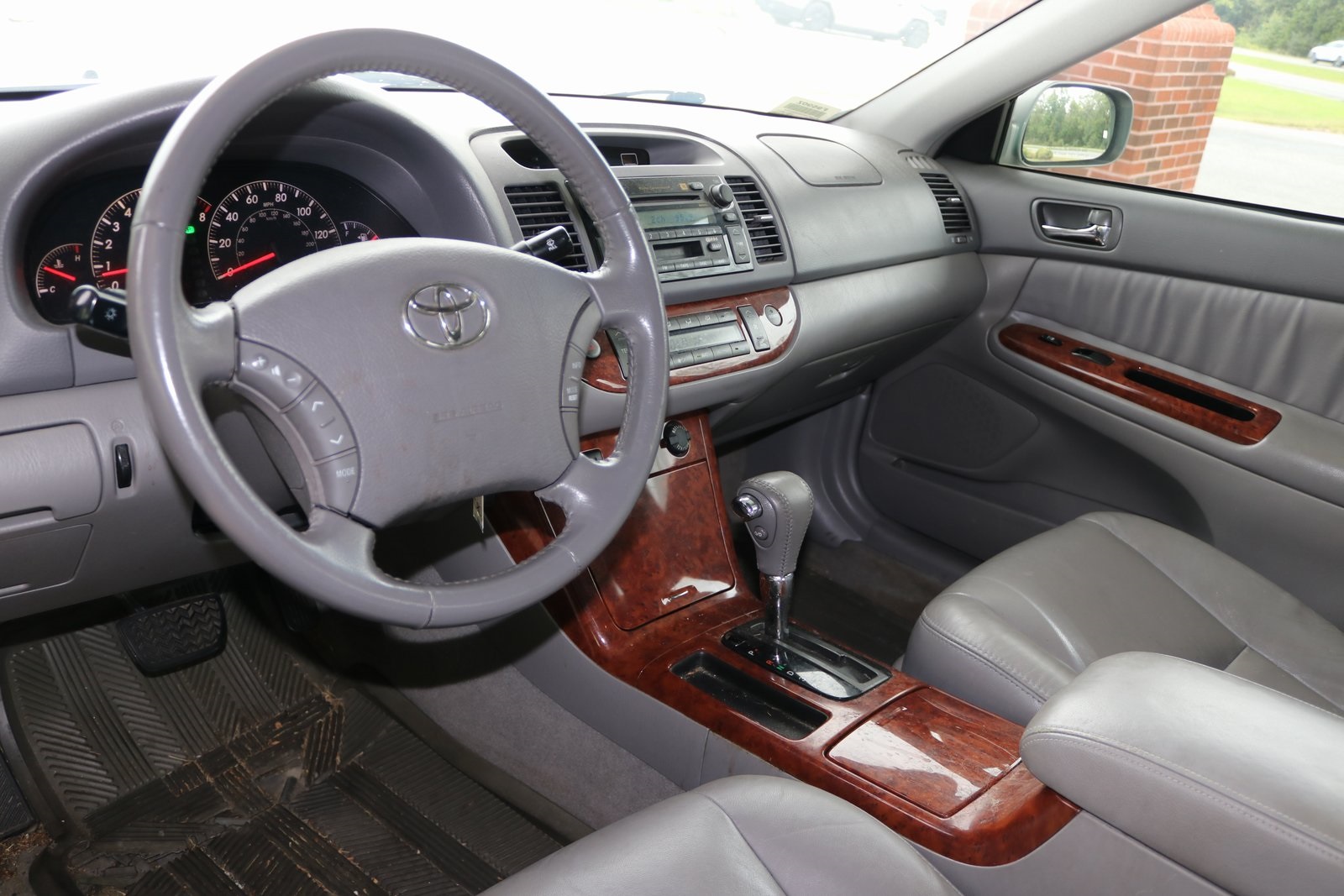 2005 Toyota Camry XLE photo 15