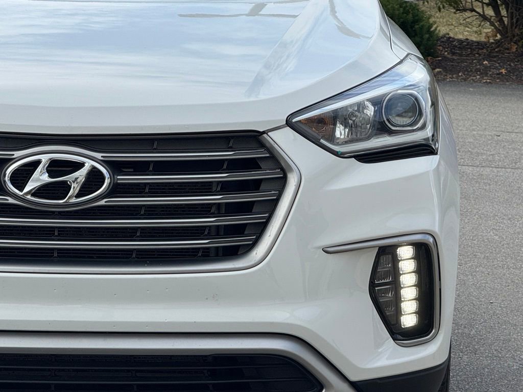 2017 Hyundai Santa Fe SE photo 6