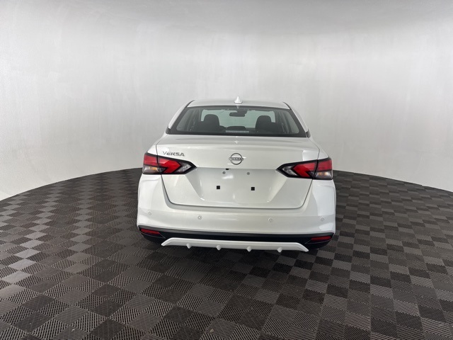 2025 Nissan Versa 1.6 SV photo 6