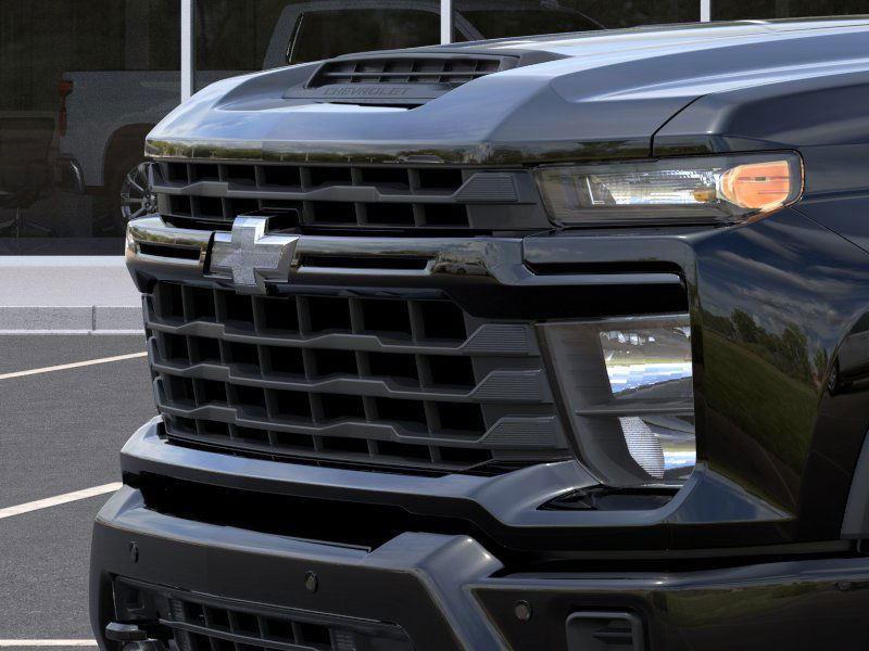 2026 Chevrolet Silverado 2500HD Custom photo 13