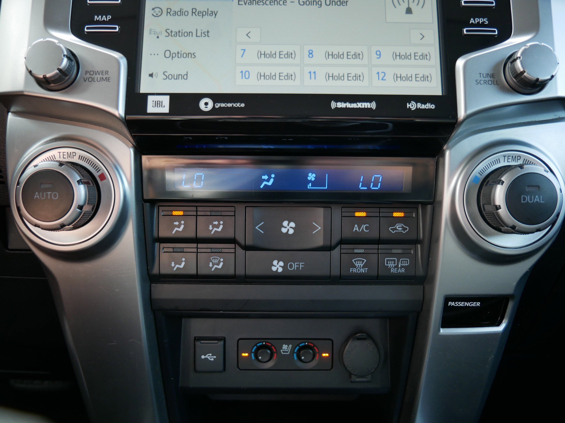 2022 Toyota 4Runner Limited photo 21