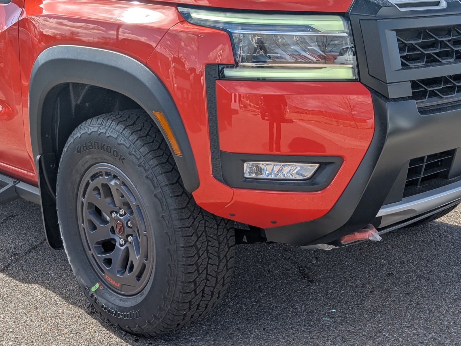 2025 Nissan Frontier PRO-4X photo 2