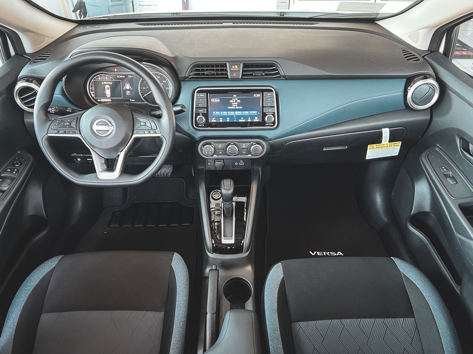 2025 Nissan Versa 1.6 SV photo 18