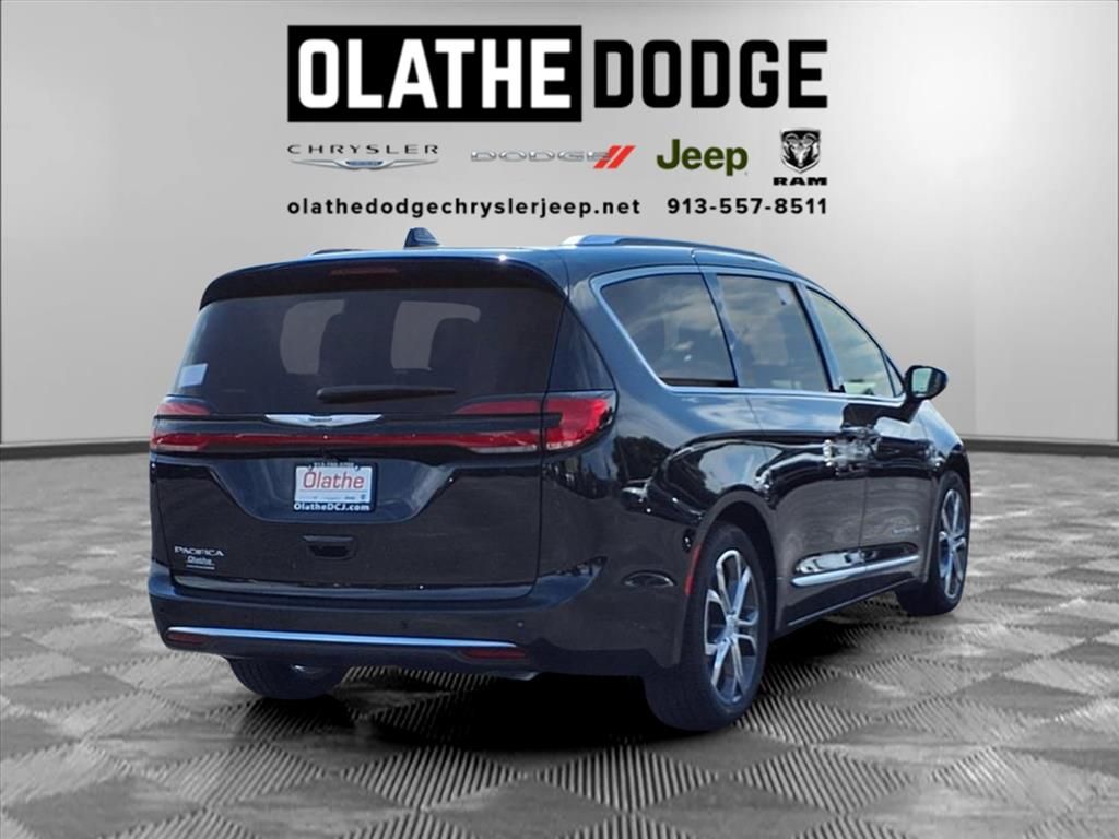 2026 Chrysler Pacifica Pinnacle photo 28