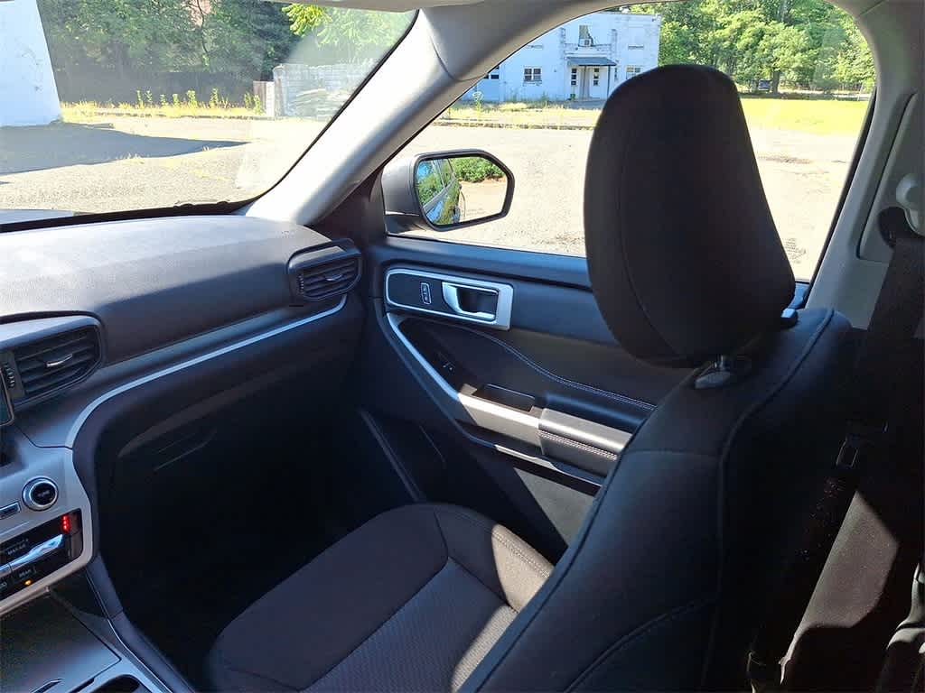2022 Ford Explorer XLT photo 6