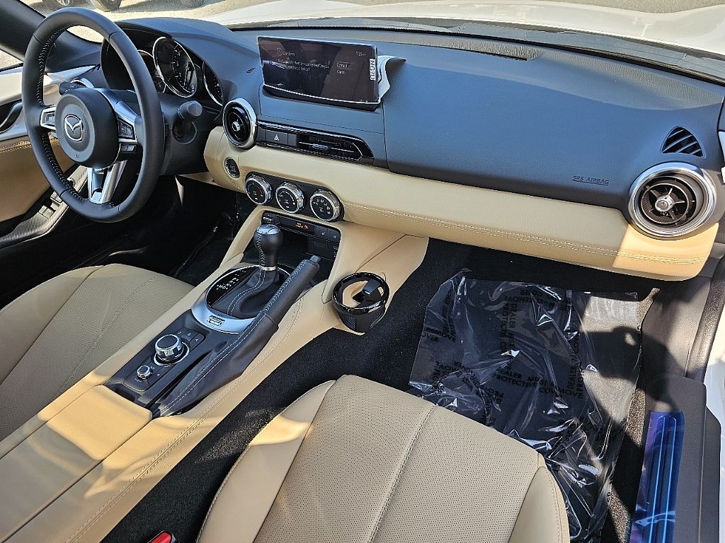 2025 Mazda MX-5 Miata Miata RF Grand Touring photo 14