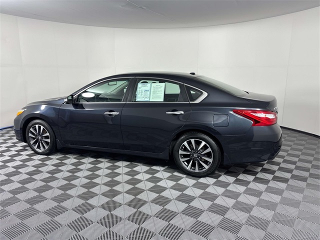 2016 Nissan Altima 2.5 SV photo 4
