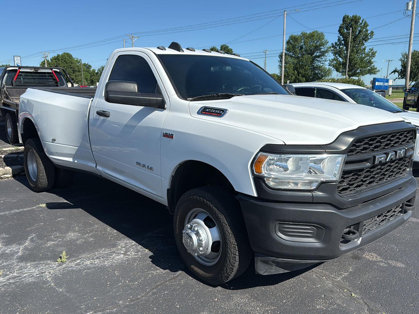 2021 Ram 3500 Tradesman photo 2
