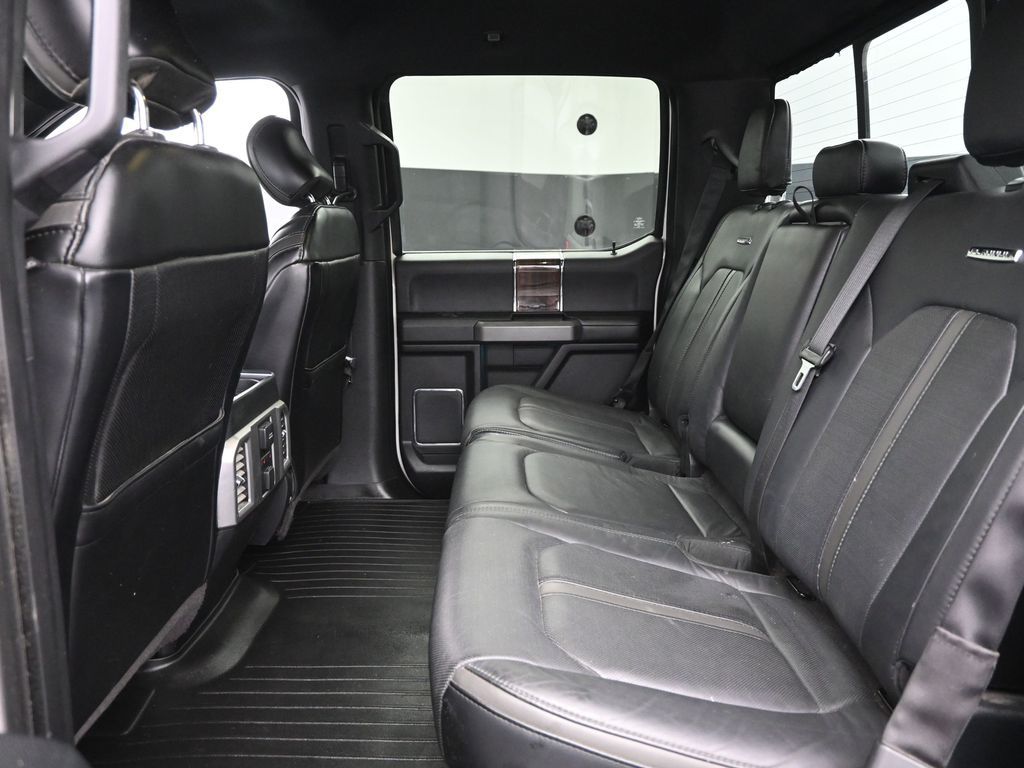 2015 Ford F-150 Platinum photo 8