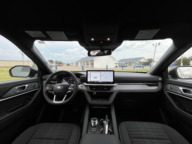 2025 Ford Explorer ST-Line photo 6