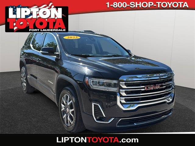 2023 GMC Acadia SLT's photo