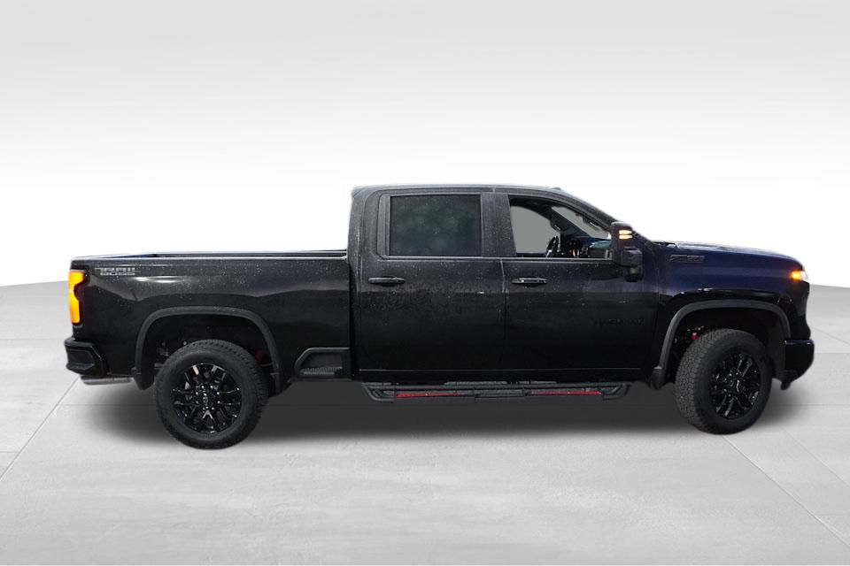2025 Chevrolet Silverado 3500HD LT Trail Boss photo 2