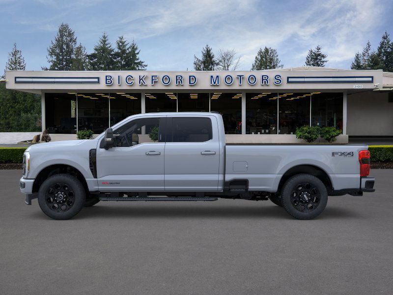 2025 Ford F-350 photo 3